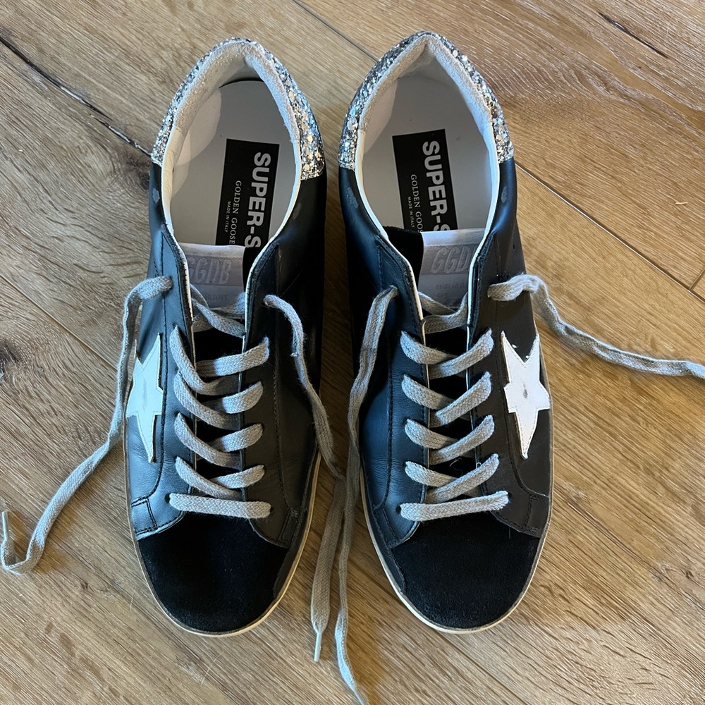 Golden Goose Superstar Sneakers size 41 EUC Black/White/Silver